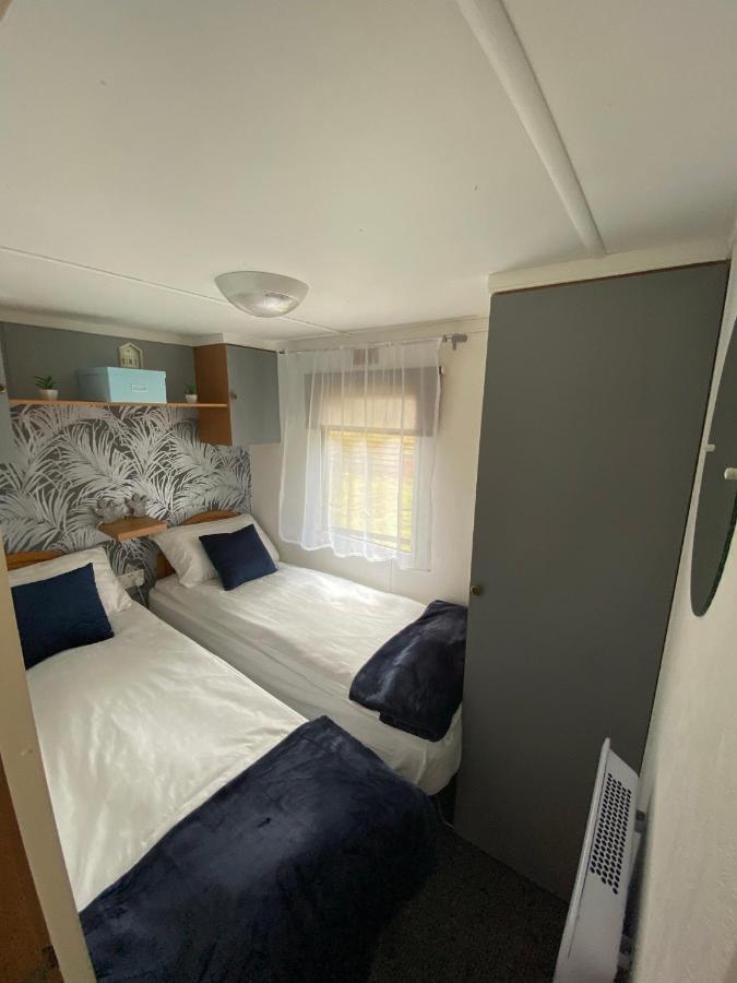 Unique Caravan With Outdoor Space Ballantrae Екстер'єр фото
