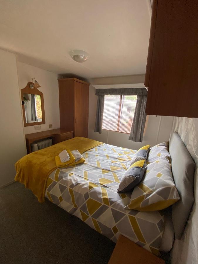 Unique Caravan With Outdoor Space Ballantrae Екстер'єр фото