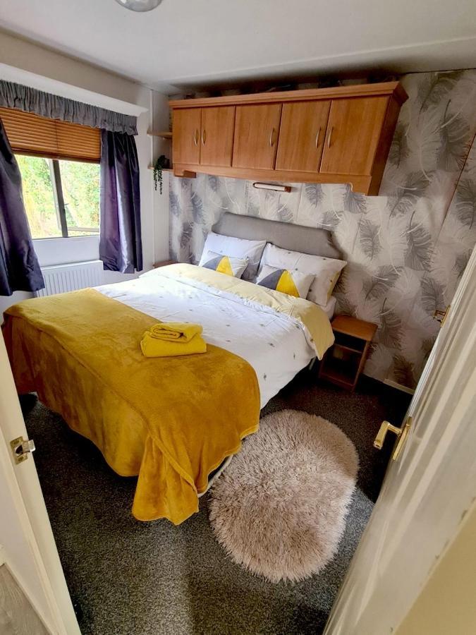 Unique Caravan With Outdoor Space Ballantrae Екстер'єр фото