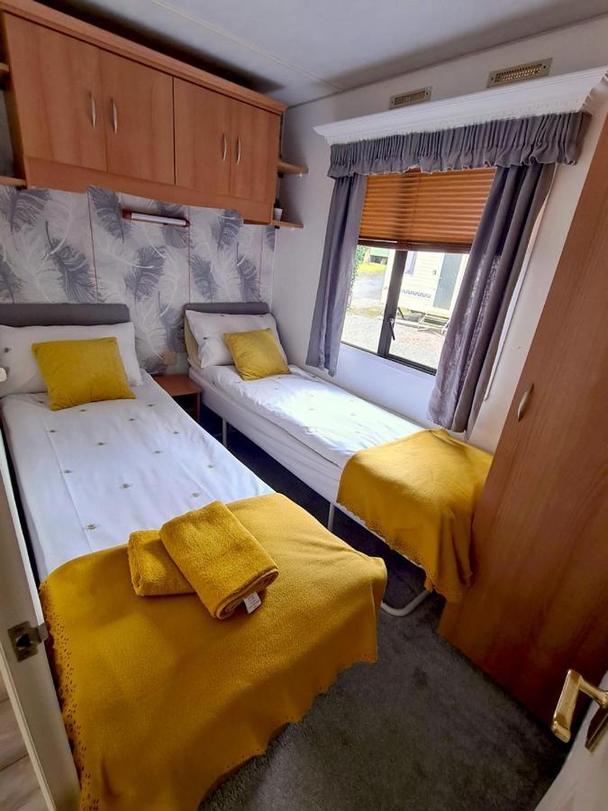 Unique Caravan With Outdoor Space Ballantrae Екстер'єр фото