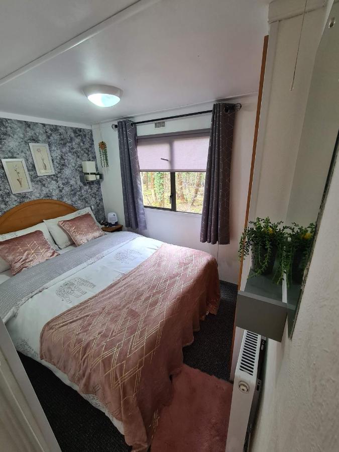 Unique Caravan With Outdoor Space Ballantrae Екстер'єр фото