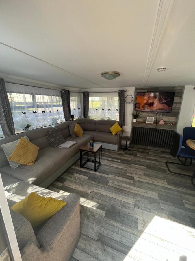 Unique Caravan With Outdoor Space Ballantrae Екстер'єр фото