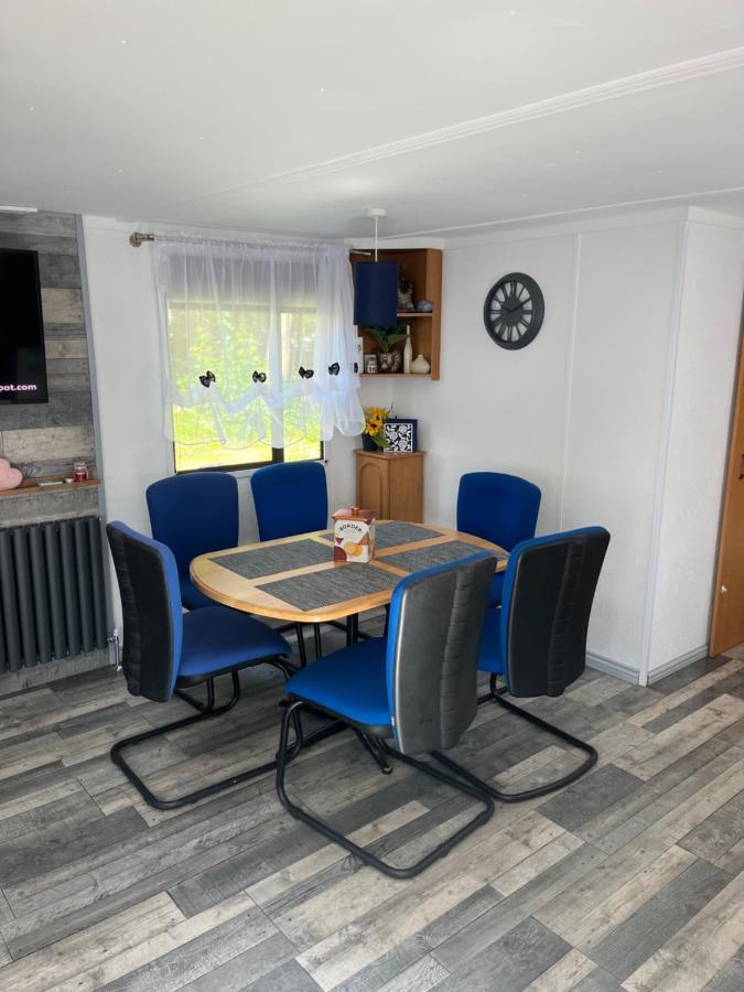 Unique Caravan With Outdoor Space Ballantrae Екстер'єр фото