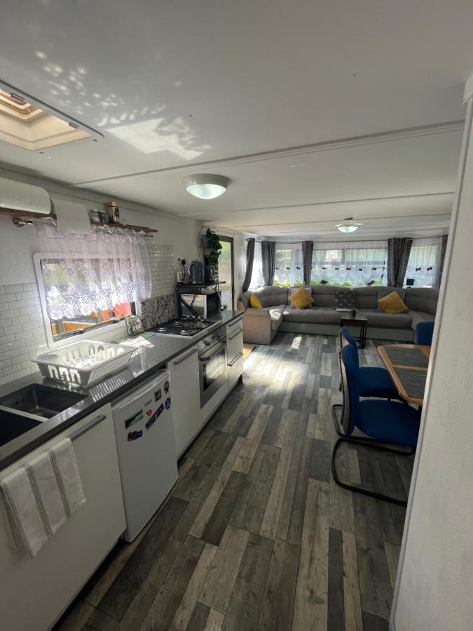 Unique Caravan With Outdoor Space Ballantrae Екстер'єр фото