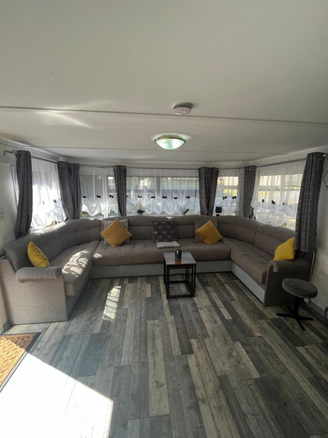Unique Caravan With Outdoor Space Ballantrae Екстер'єр фото